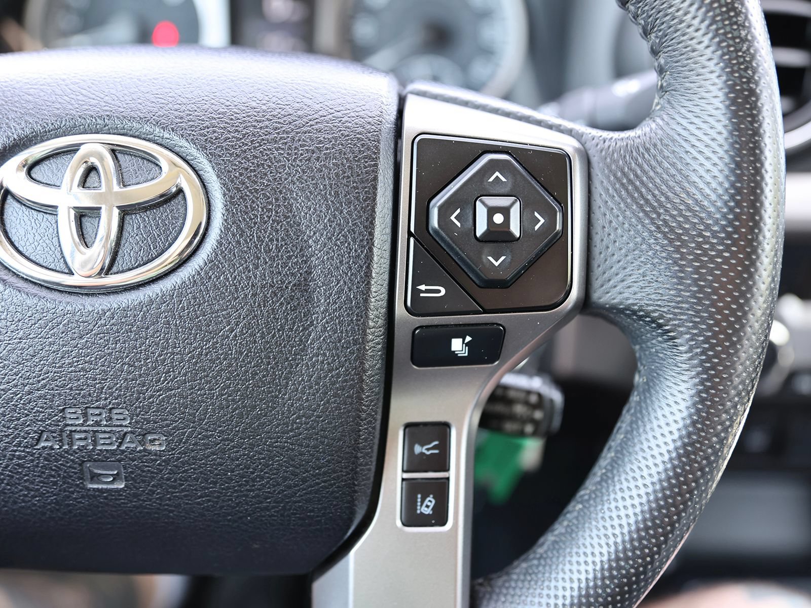 Used 2021 Toyota Tacoma SR5 AWD/4WD image 42