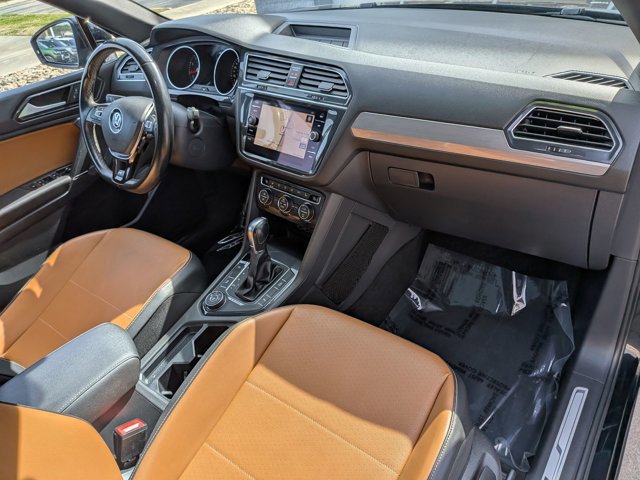 Used 2018 Volkswagen Tiguan SEL w/ R-Line Package image 40