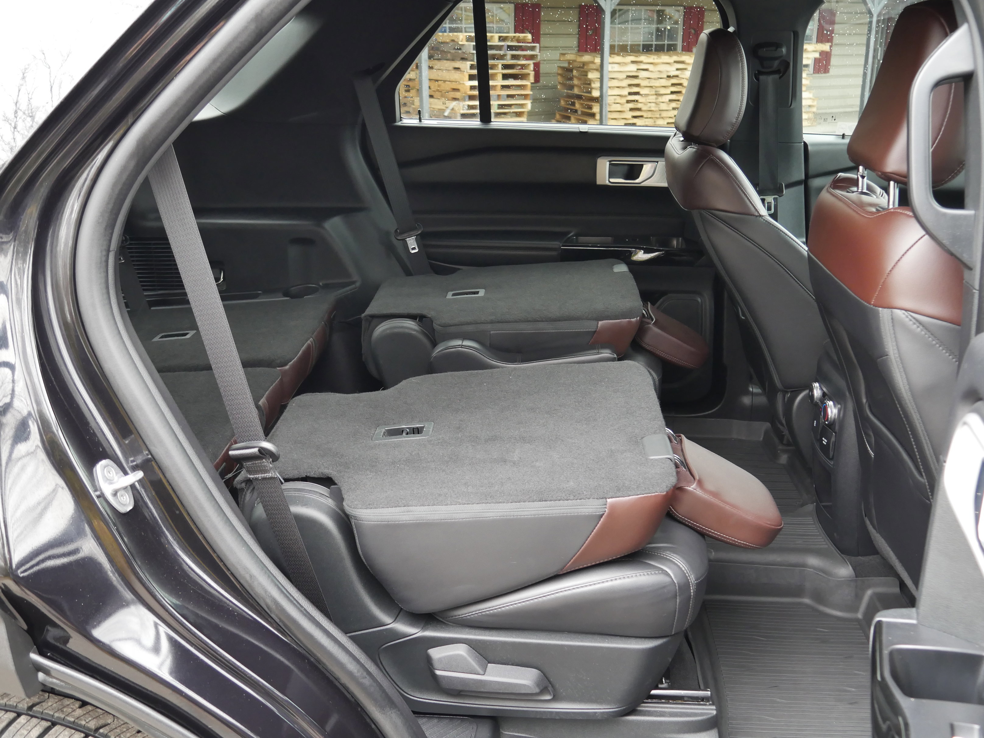 Certified 2021 Ford Explorer Platinum image 34