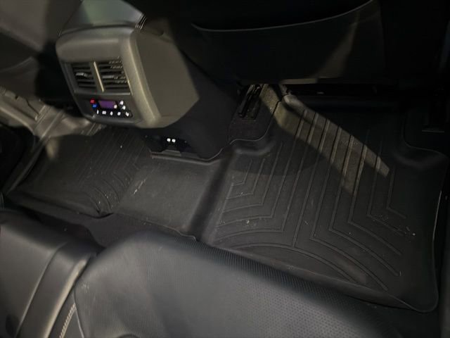 Used 2021 Volkswagen Atlas SEL Premium image 19