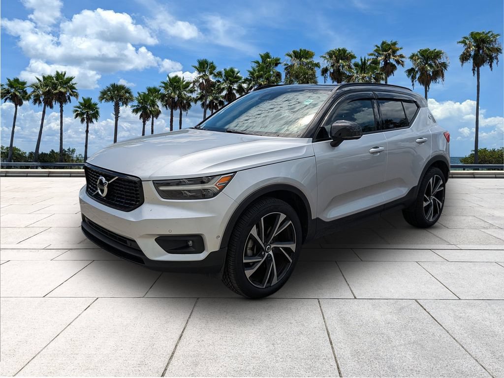 Used 2019 Volvo XC40 T5 R-Design AWD/4WD image 4