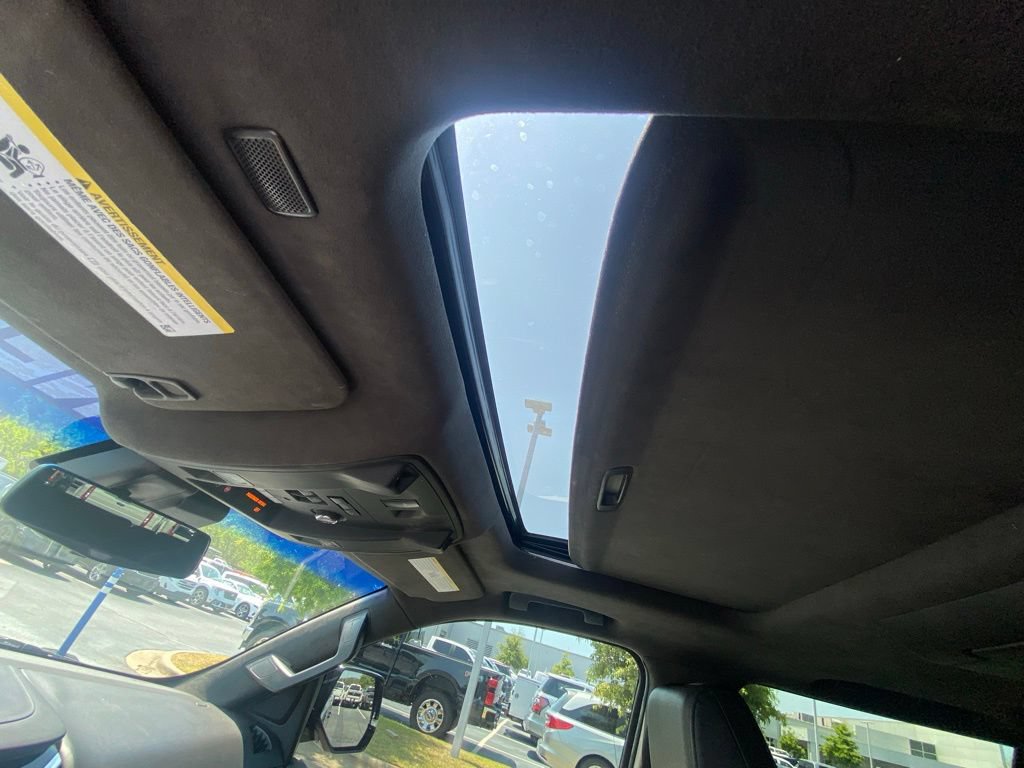 Used 2019 Cadillac Escalade Platinum AWD/4WD image 19