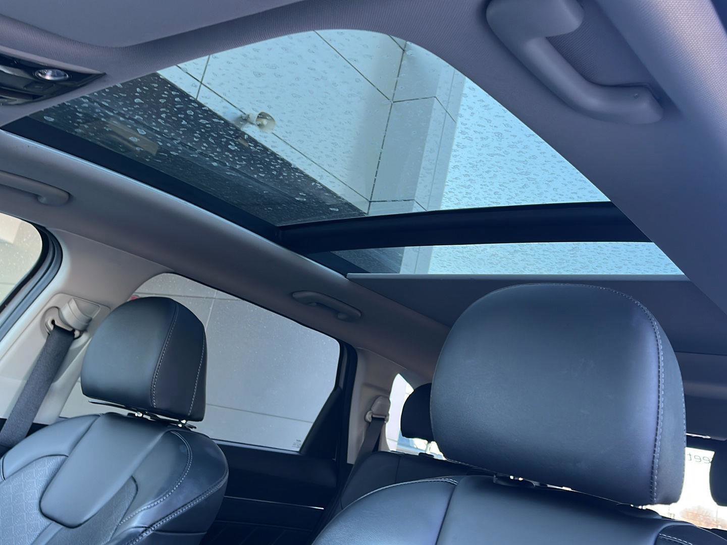 Used 2023 Kia Sorento SX image 10