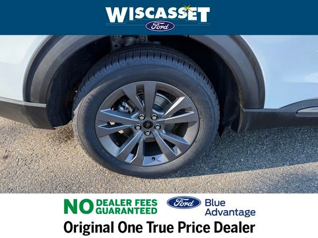 Certified 2022 Ford Explorer XLT w/ Equipment Group 202A image 30