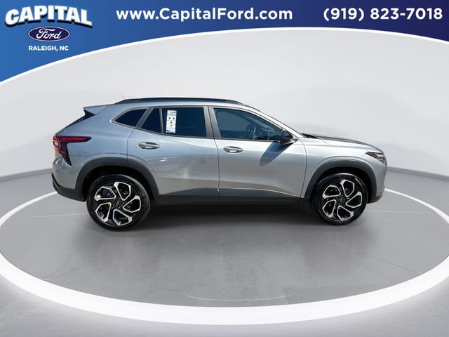 Used 2025 Chevrolet Trax RS w/ Driver Confidence Package FWD image 9