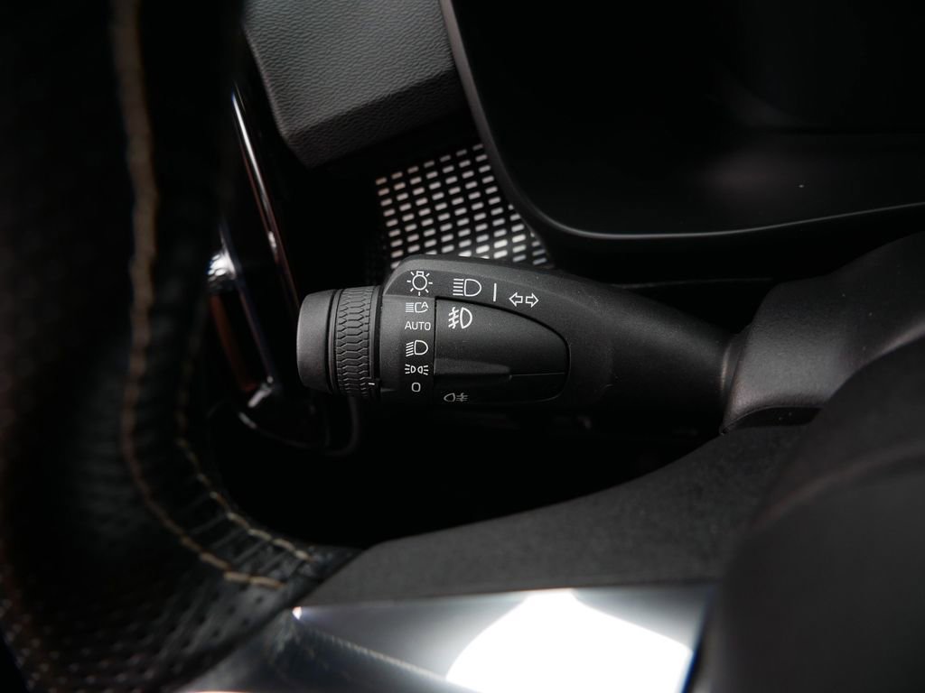 Used 2021 Volvo XC40 P8 Recharge w/ Advanced Package image 25