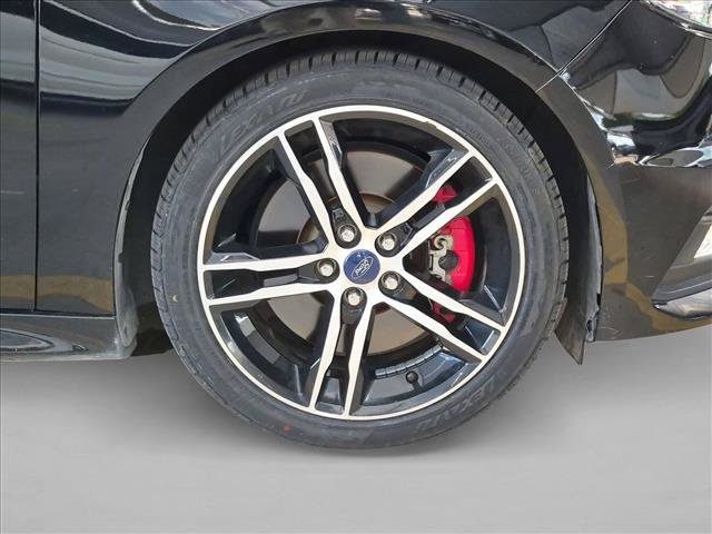 Certified 2018 Ford Focus ST FWD image 23