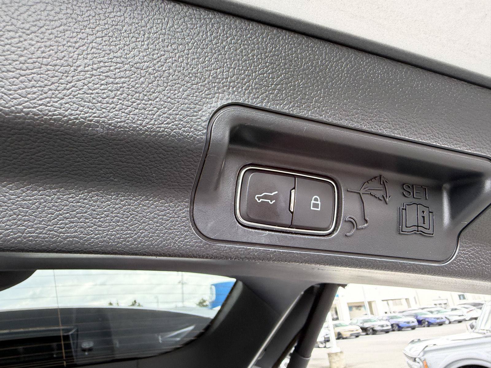 Certified 2023 Ford Explorer XLT RWD image 38