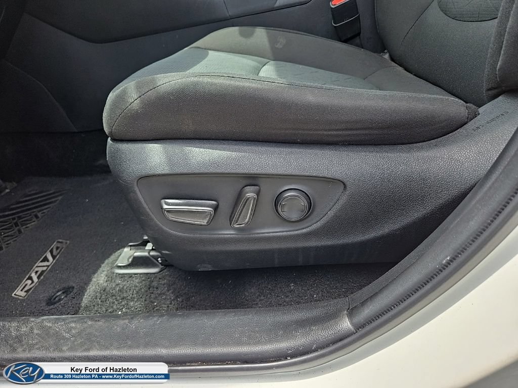 Used 2024 Toyota RAV4 XLE w/ Weather Package AWD/4WD image 33
