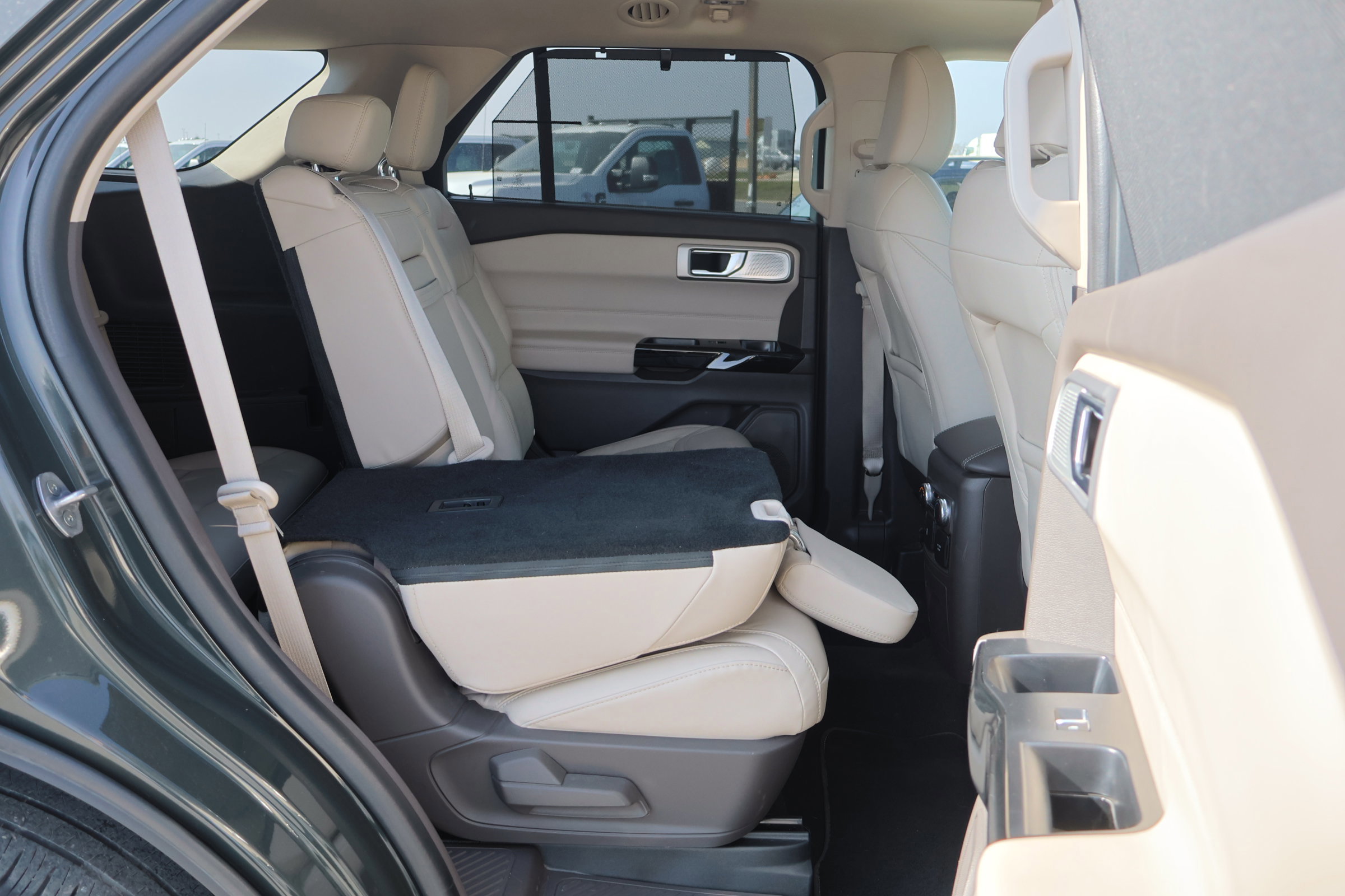 Certified 2022 Ford Explorer Platinum w/ Equipment Group 601A image 40