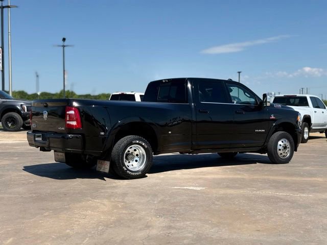 Used 2024 RAM 3500 Limited w/ Towing Technology Group AWD/4WD image 2
