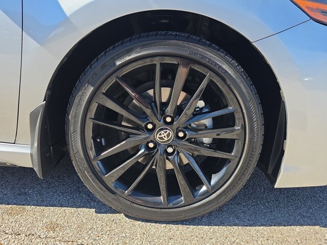 Used 2023 Toyota Camry XSE FWD image 10