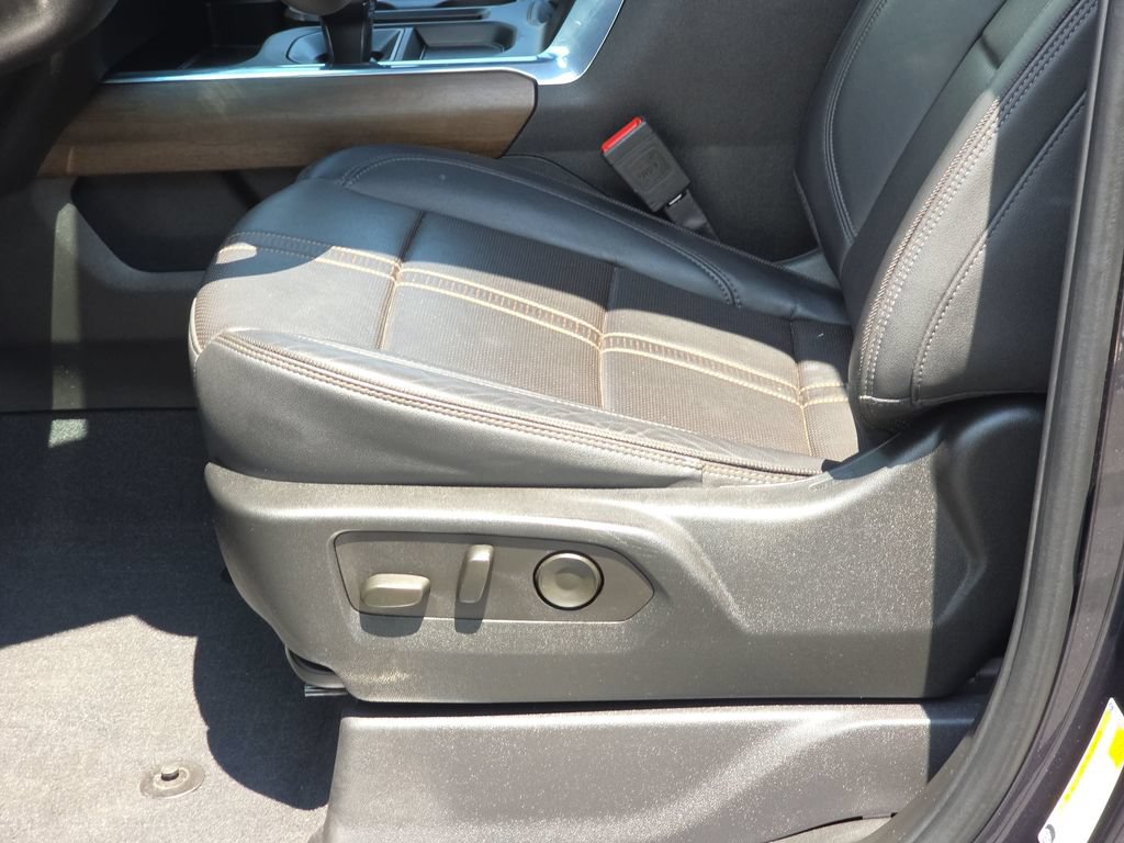 Used 2024 Chevrolet Silverado 1500 High Country w/ Z71 Off-Road Package AWD/4WD image 26