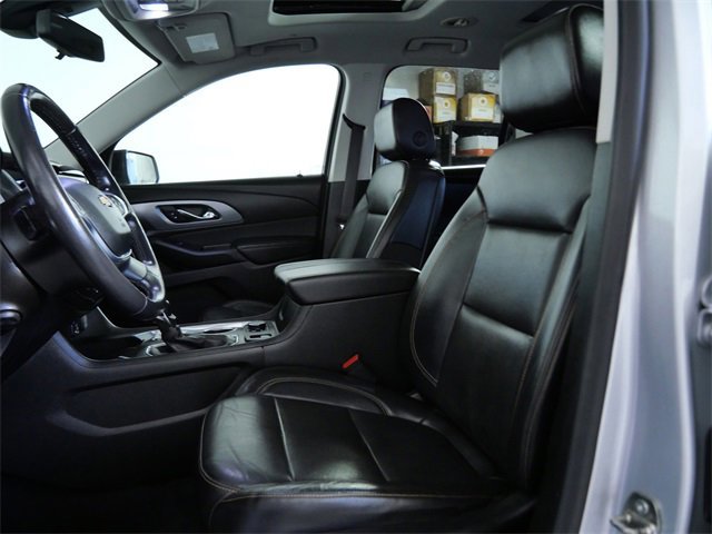 Used 2021 Chevrolet Traverse Premier w/ Redline Edition image 17