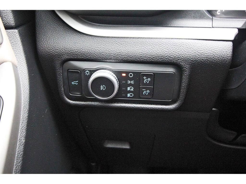 Certified 2022 Ford Explorer XLT w/ Equipment Group 202A image 22