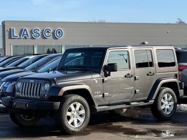 Used 2018 Jeep Wrangler Unlimited Sahara w/ Connectivity Group image 1
