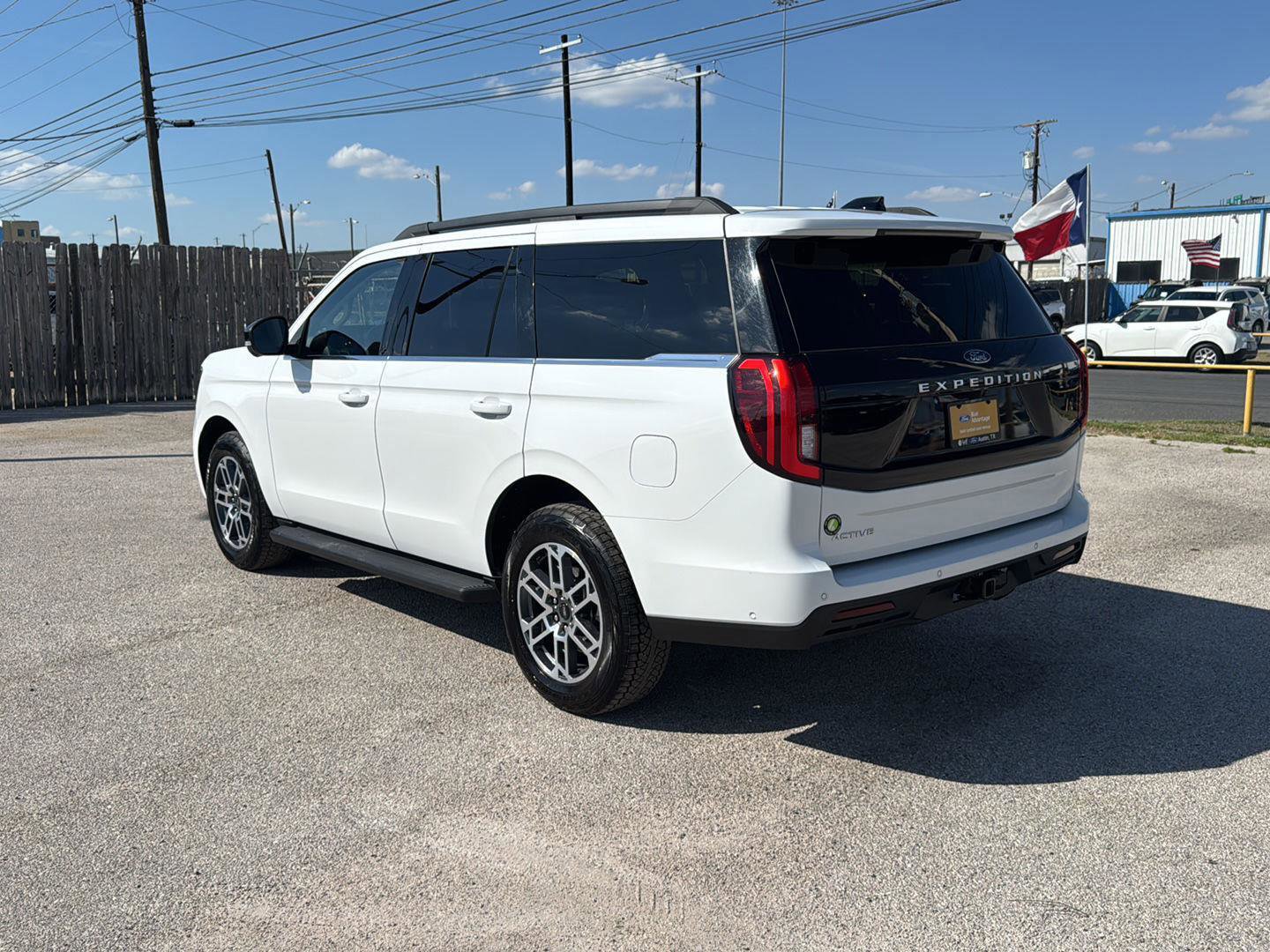 Certified 2025 Ford Expedition Active image 5