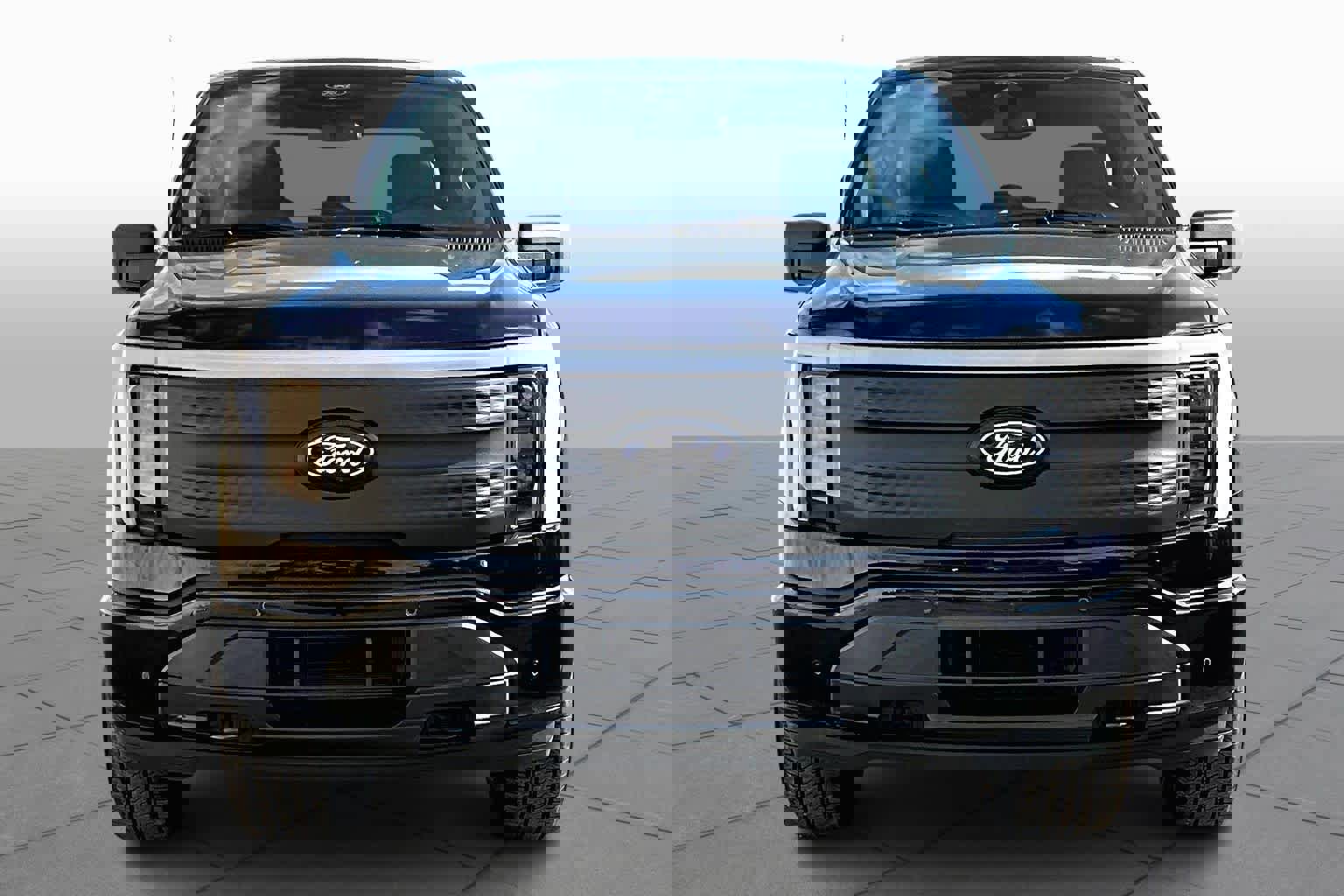 Certified 2025 Ford F150 Lightning Flash w/ Max Trailer Tow Package image 10