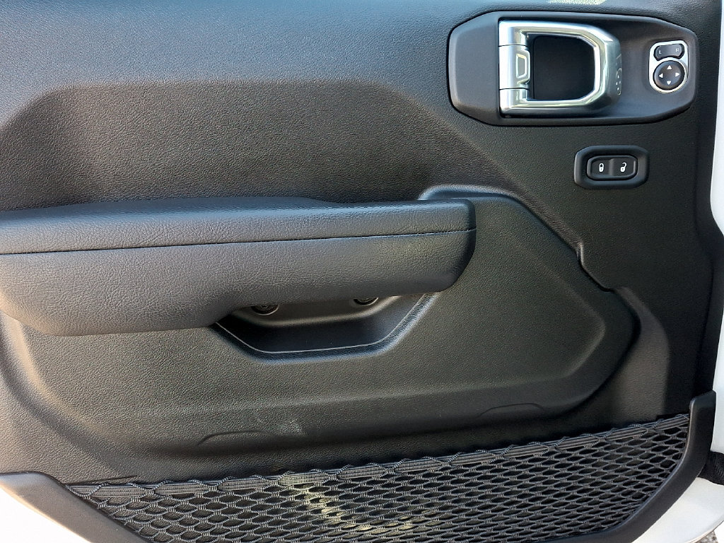Used 2025 Jeep Wrangler Sport AWD/4WD image 10
