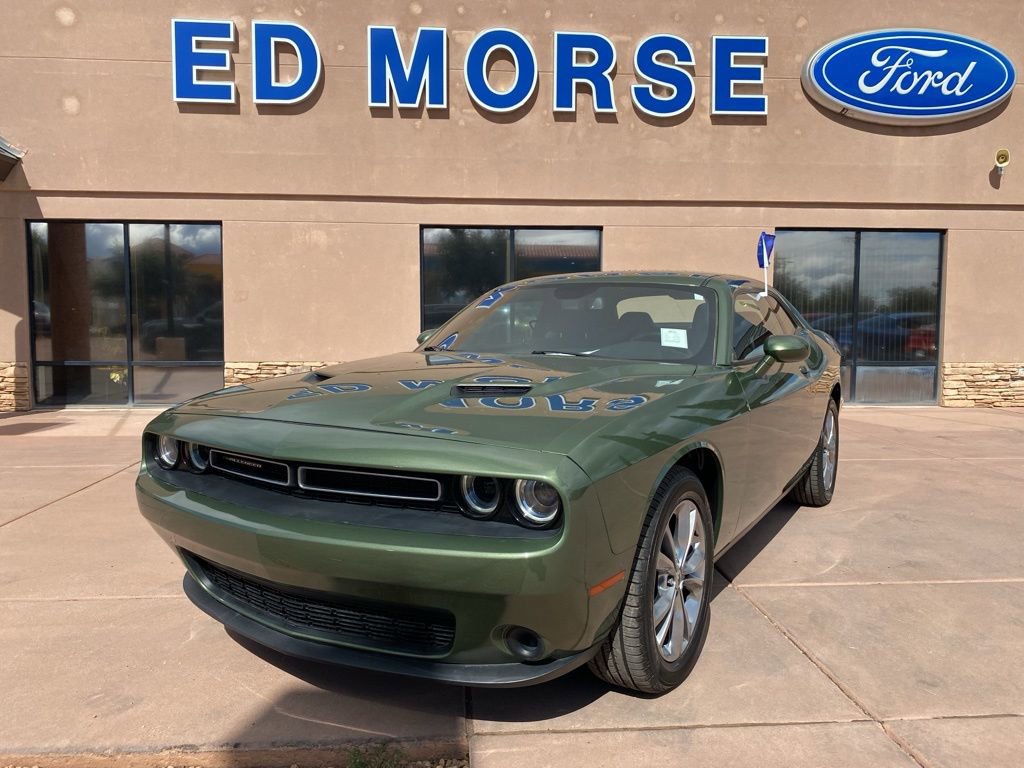 Used 2021 Dodge Challenger SXT image 1