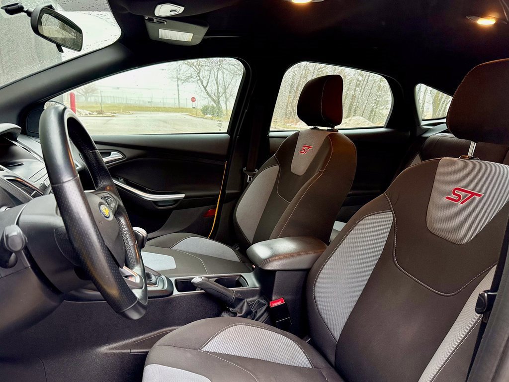 Certified 2018 Ford Focus ST image 10