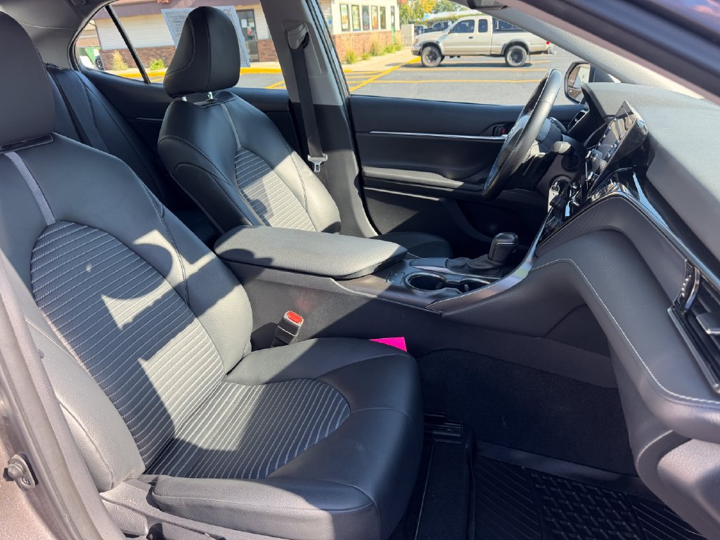 Used 2024 Toyota Camry SE FWD image 17