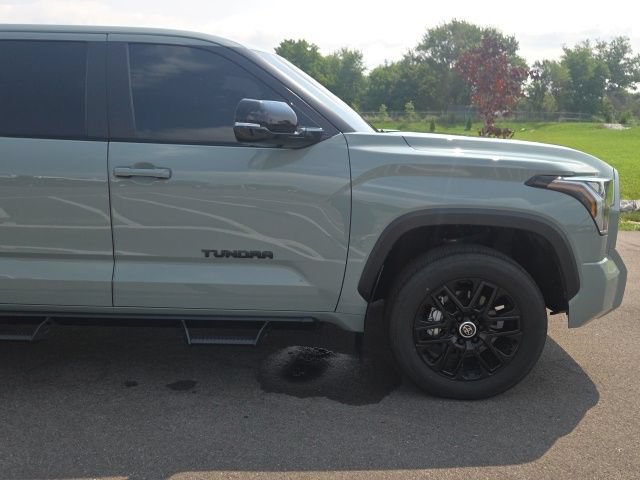 Used 2024 Toyota Tundra Limited AWD/4WD image 4