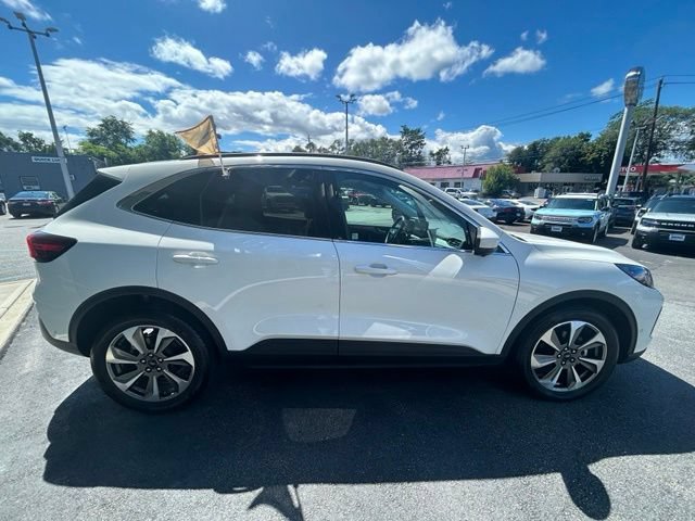 Certified 2023 Ford Escape Platinum w/ Premium Technology Package AWD/4WD image 10