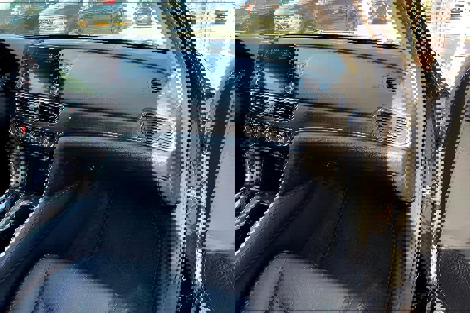 Used 2018 Honda Accord Touring image 18