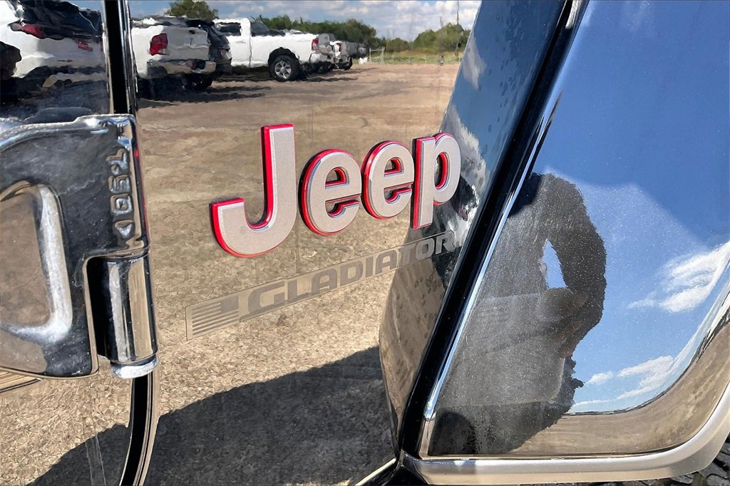 Used 2023 Jeep Gladiator Rubicon w/ Cold Weather Group image 21