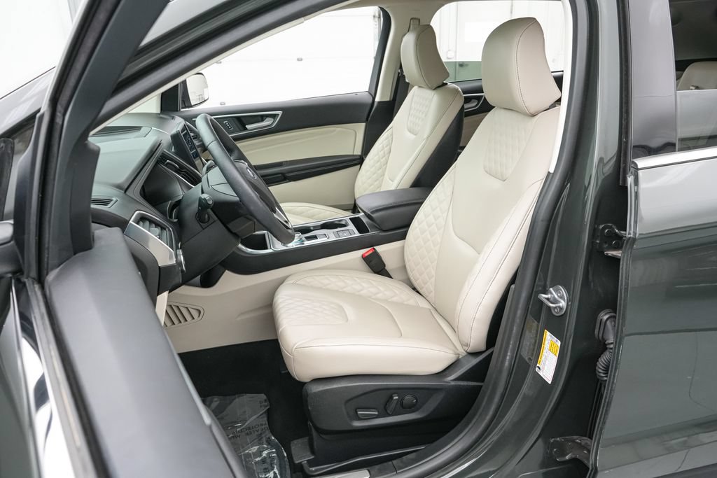 Certified 2024 Ford Edge Titanium AWD/4WD image 11