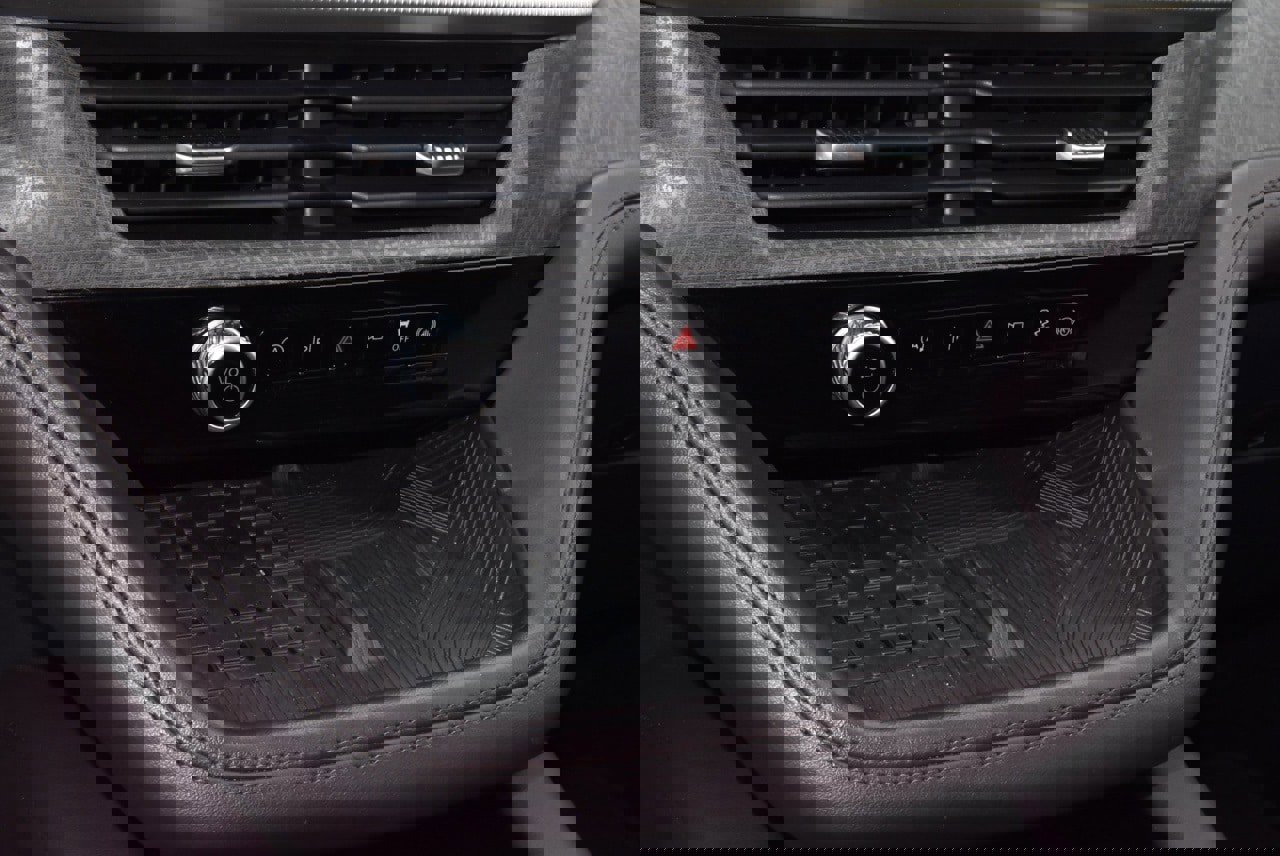 Certified 2025 Ford Explorer Platinum w/ LUX Leather Package image 31