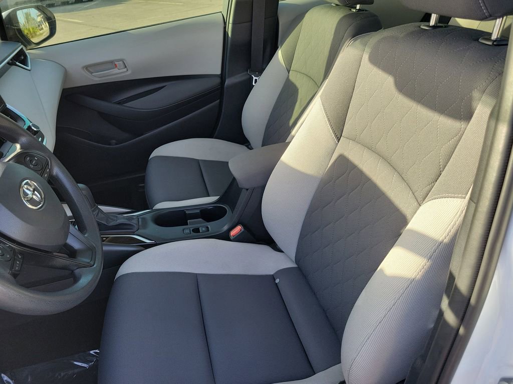 Used 2025 Toyota Corolla LE image 18