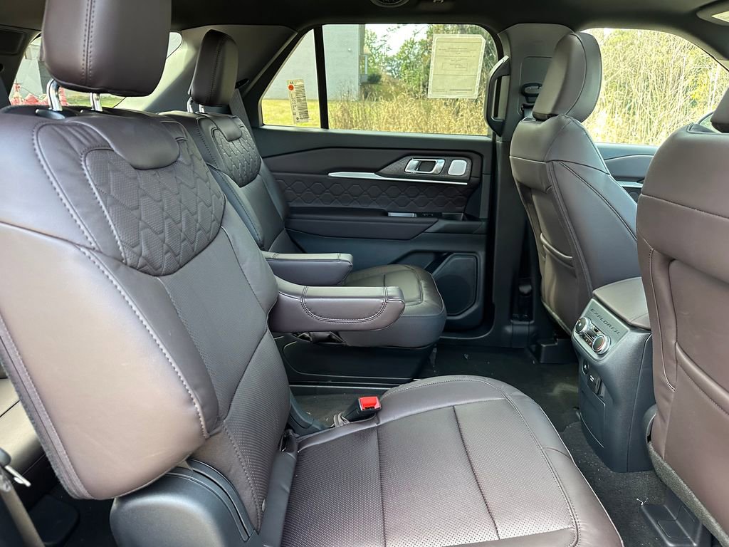 Certified 2026 Ford Explorer Platinum w/ LUX Leather Package AWD/4WD image 35
