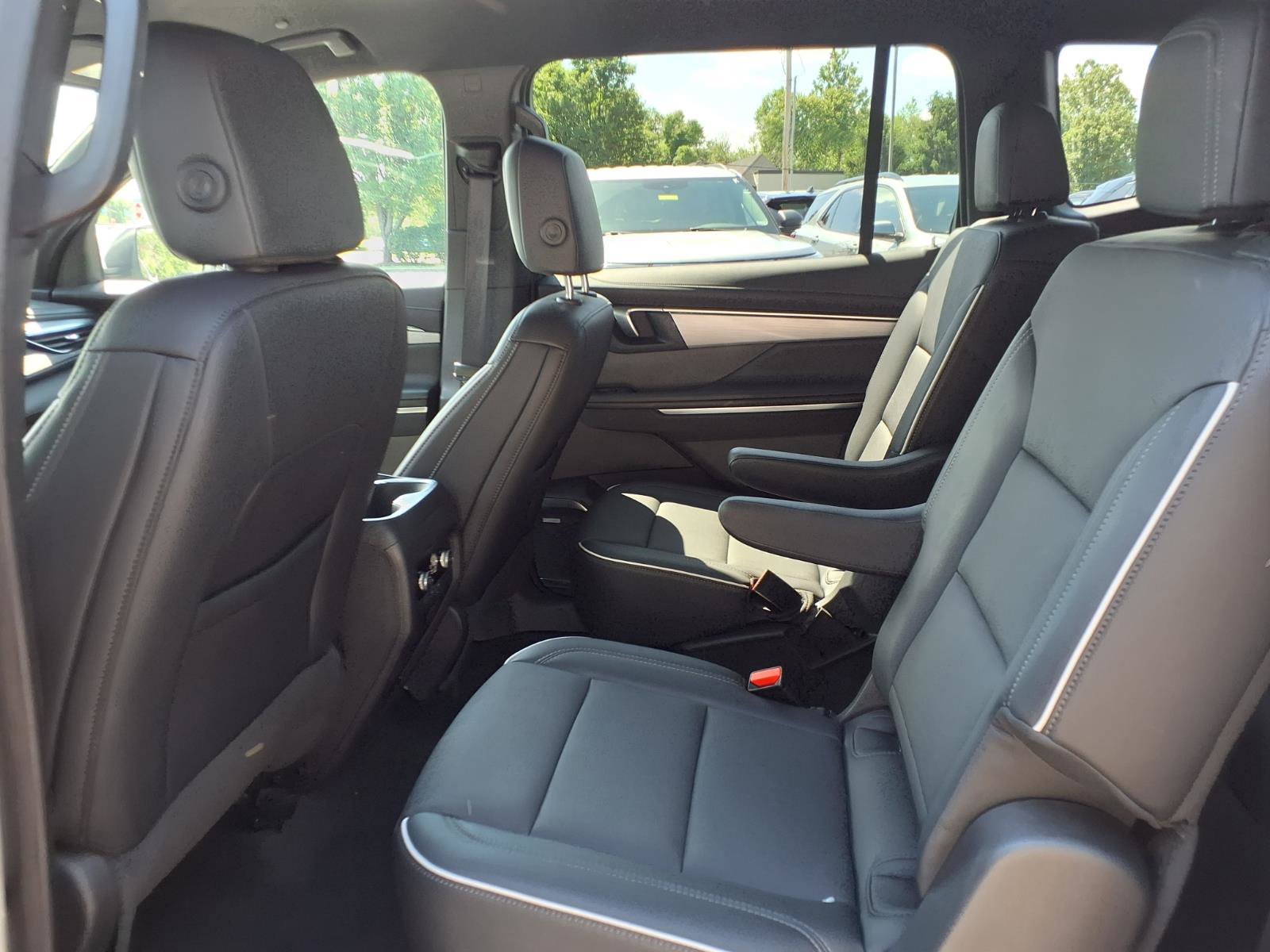 Used 2025 Buick Enclave Preferred FWD image 25