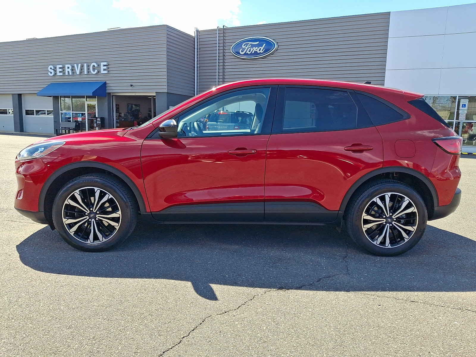 Certified 2022 Ford Escape SE w/ SE Sport Appearance Package image 6