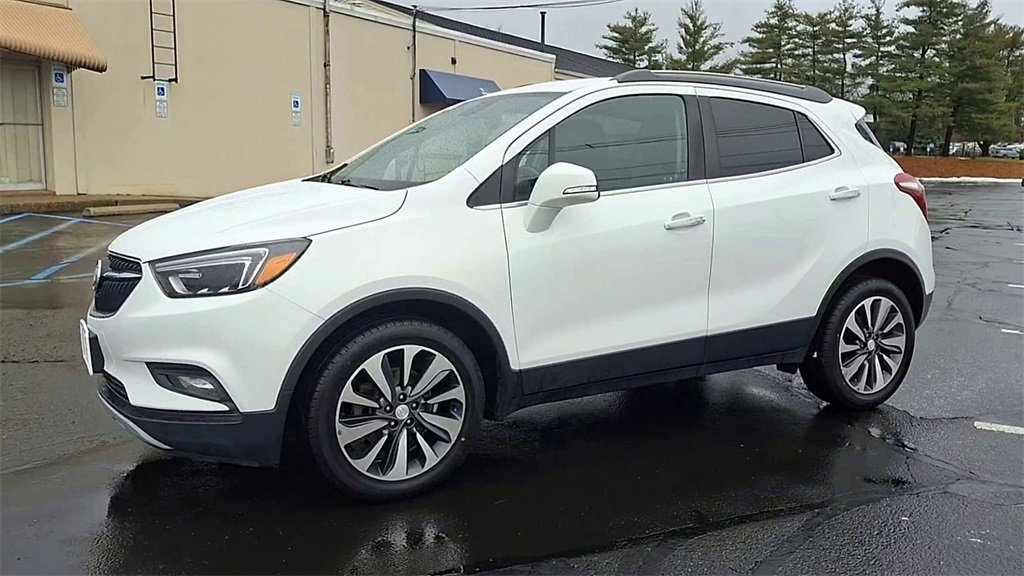 Used 2020 Buick Encore Essence image 2