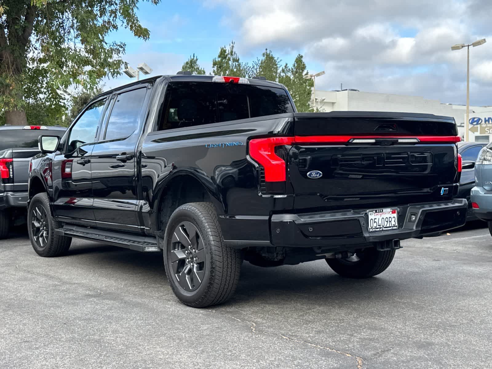 Certified 2022 Ford F150 Lightning Lariat AWD/4WD image 6