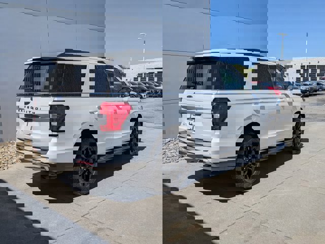 Certified 2024 Ford Expedition XLT image 6