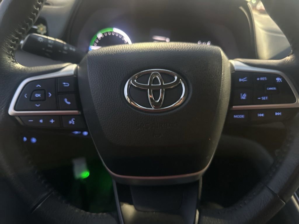 Used 2022 Toyota Sienna XLE image 14