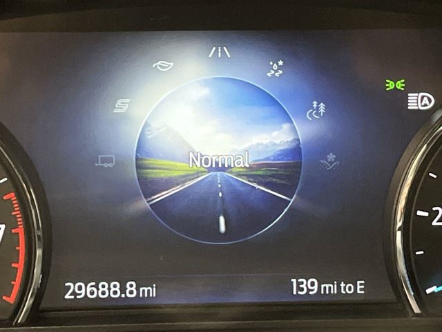 Certified 2023 Ford Explorer XLT w/ Equipment Group 202A AWD/4WD image 18