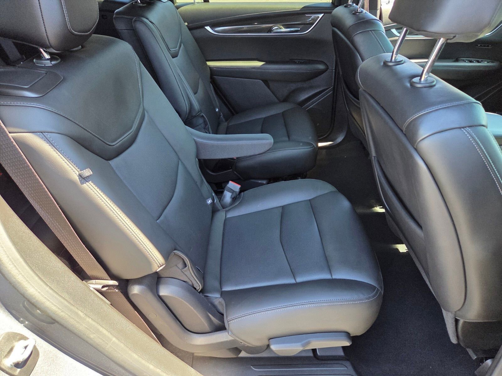Used 2022 Cadillac XT6 Sport w/ LPO, Premium Carpet Package AWD/4WD image 16