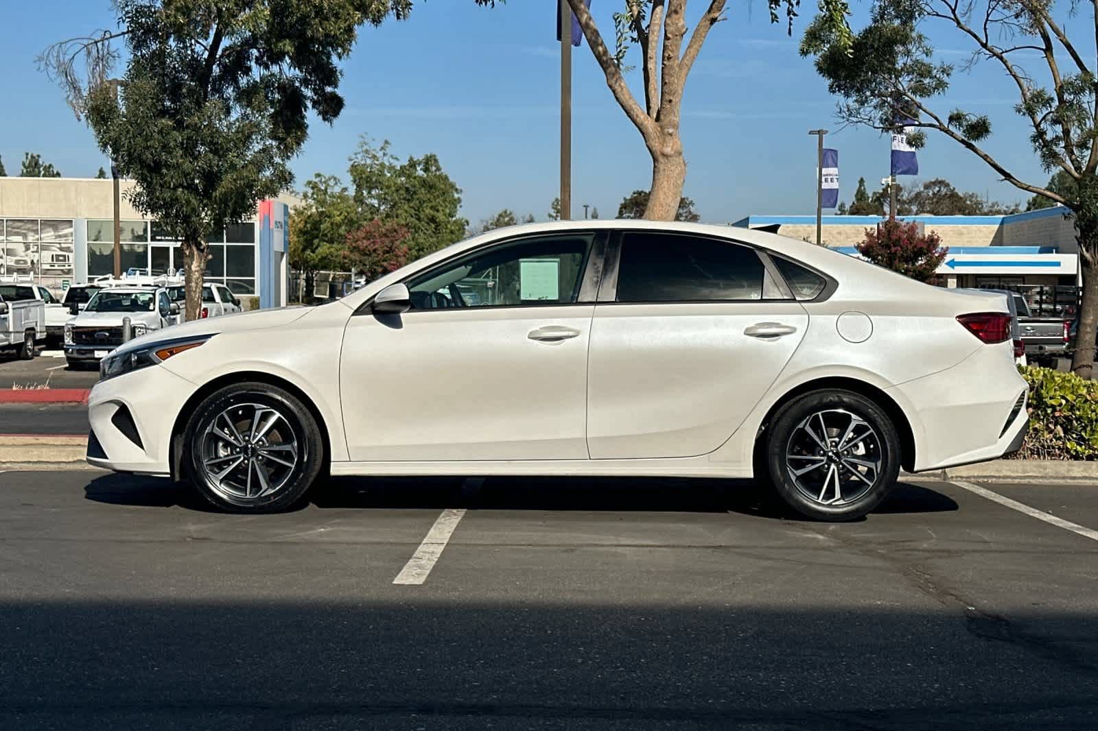 Used 2023 Kia Forte LXS FWD image 6