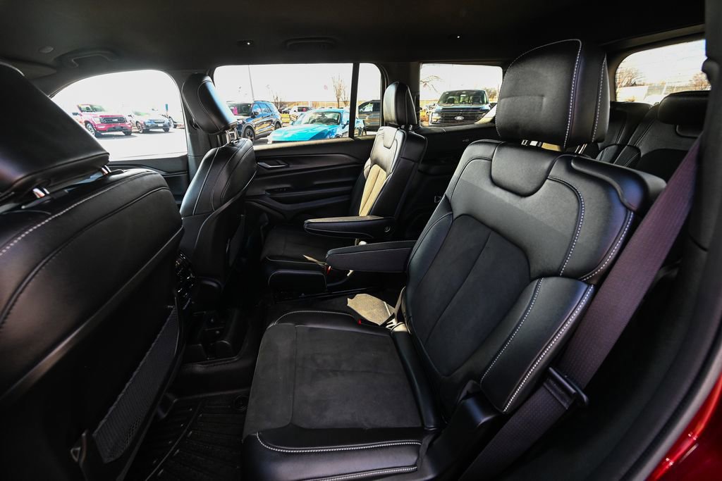 Used 2023 Jeep Grand Cherokee L Laredo AWD/4WD image 26