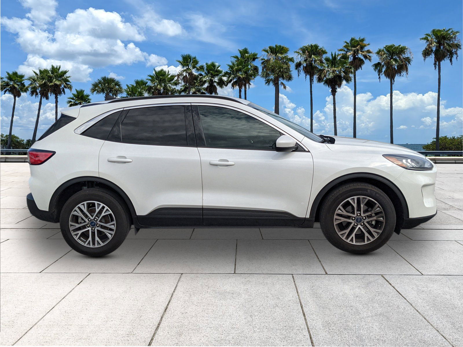 Certified 2022 Ford Escape SEL image 9