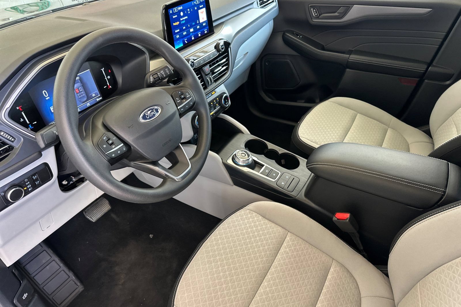 Certified 2025 Ford Escape Active FWD image 9