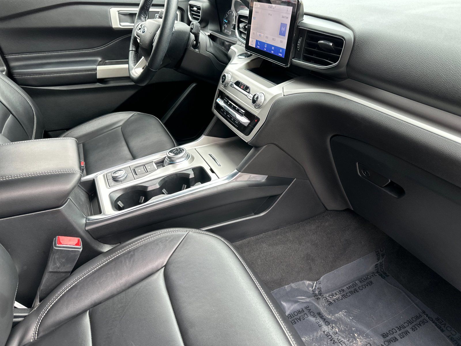 Certified 2022 Ford Explorer XLT w/ Equipment Group 202A image 17