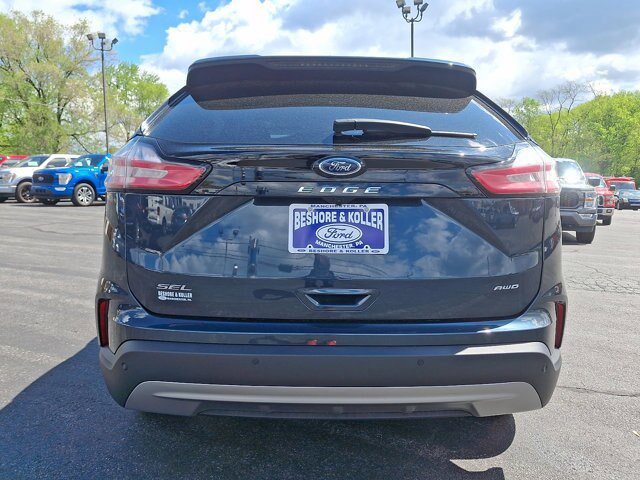 Certified 2023 Ford Edge SEL w/ Convenience Package AWD/4WD image 4