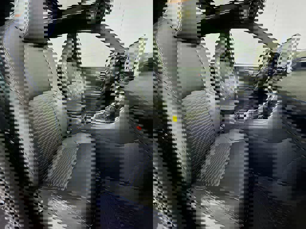 Used 2020 Toyota RAV4 XSE image 18