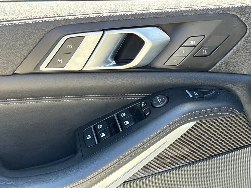 Used 2022 BMW X5 M50i AWD/4WD image 17